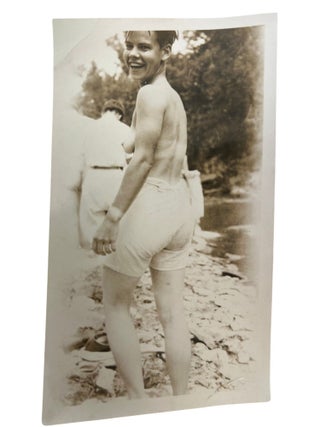 Vernacular Photographs of Women&rsquo;s Same Sex Intimacy and Gender Nonconforming Presentation, circa 1925 to 1935